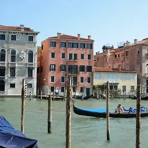 Charming On Grand Canal Venice