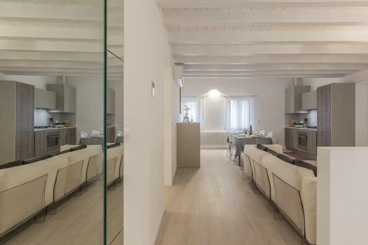 Ca' Rossini 2 Apartment Venice