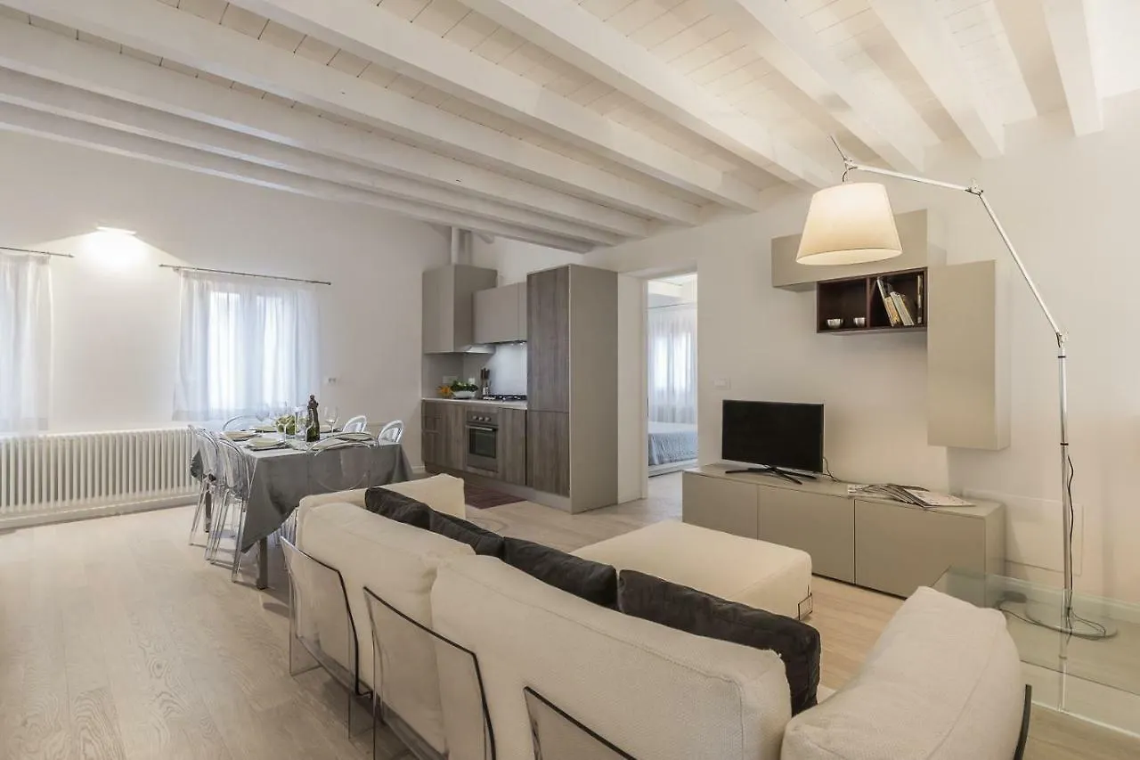 Ca' Rossini 2 Apartment Venice 0*,  Italy